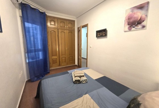 Resale - Apartment / flat - Torrevieja - Las Piscinas Naturales