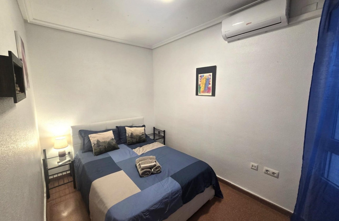 Resale - Apartment / flat - Torrevieja - Las Piscinas Naturales
