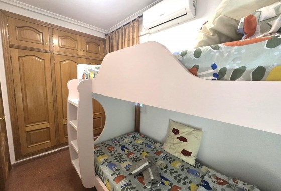 Resale - Apartment / flat - Torrevieja - Las Piscinas Naturales