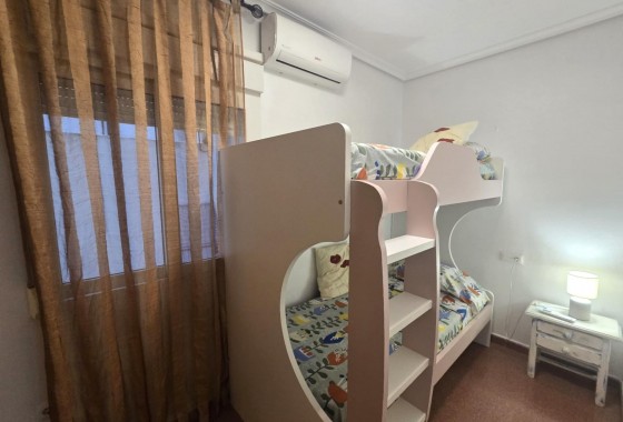 Resale - Apartment / flat - Torrevieja - Las Piscinas Naturales