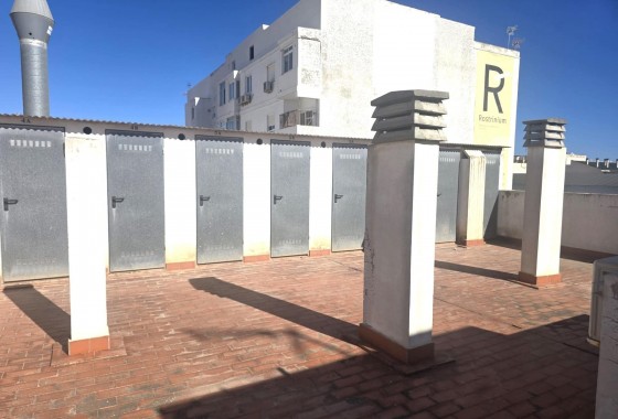 Resale - Apartment / flat - Torrevieja - Las Piscinas Naturales