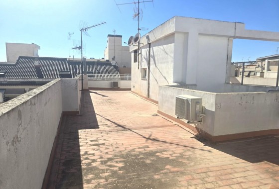 Resale - Apartment / flat - Torrevieja - Las Piscinas Naturales