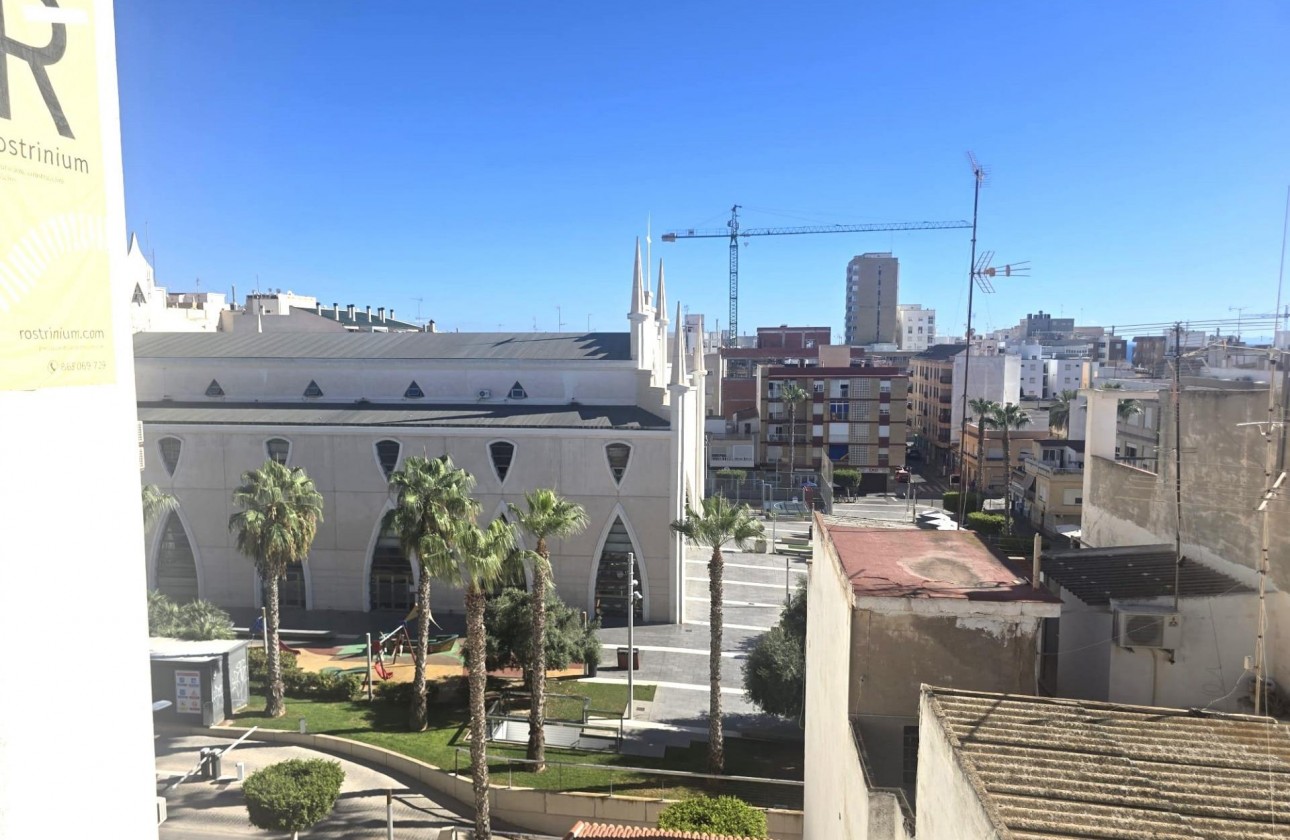 Resale - Apartment / flat - Torrevieja - Las Piscinas Naturales