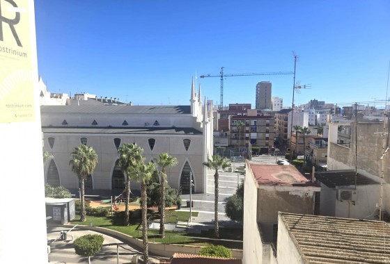Resale - Apartment / flat - Torrevieja - Las Piscinas Naturales