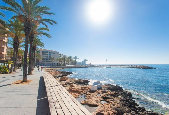 Resale - Apartment / flat - Torrevieja - Las Piscinas Naturales