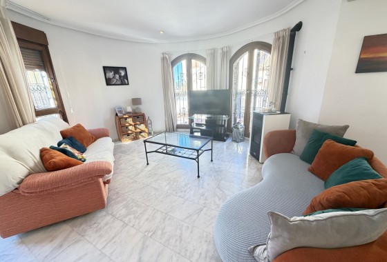 Resale - Villa - La Finca Golf