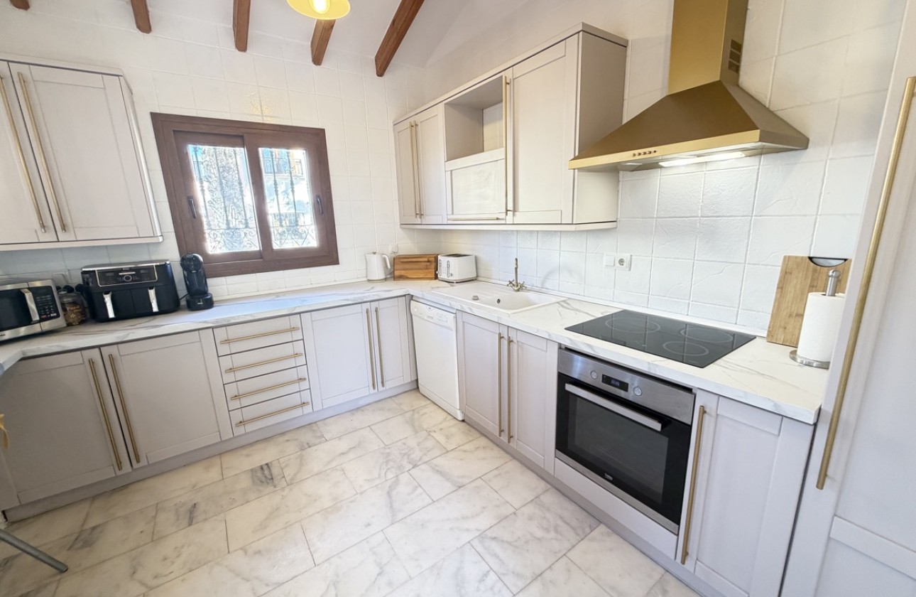Resale - Villa - La Finca Golf