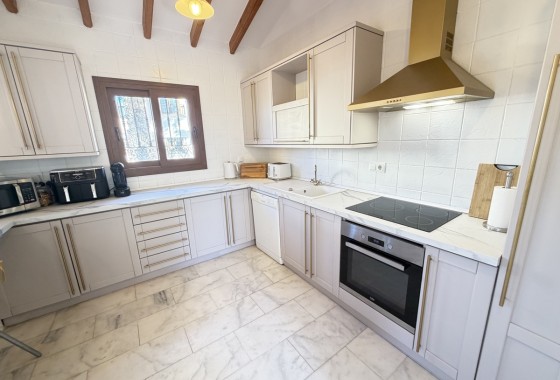 Resale - Villa - La Finca Golf