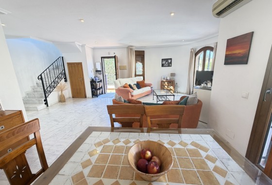 Resale - Villa - La Finca Golf