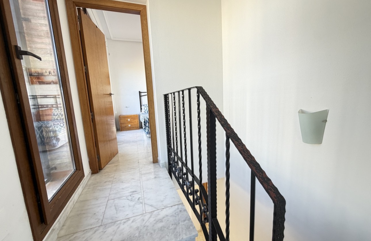 Resale - Villa - La Finca Golf