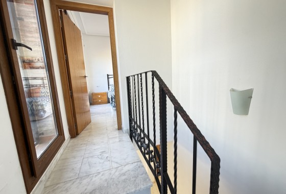 Resale - Villa - La Finca Golf