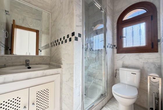 Resale - Villa - La Finca Golf