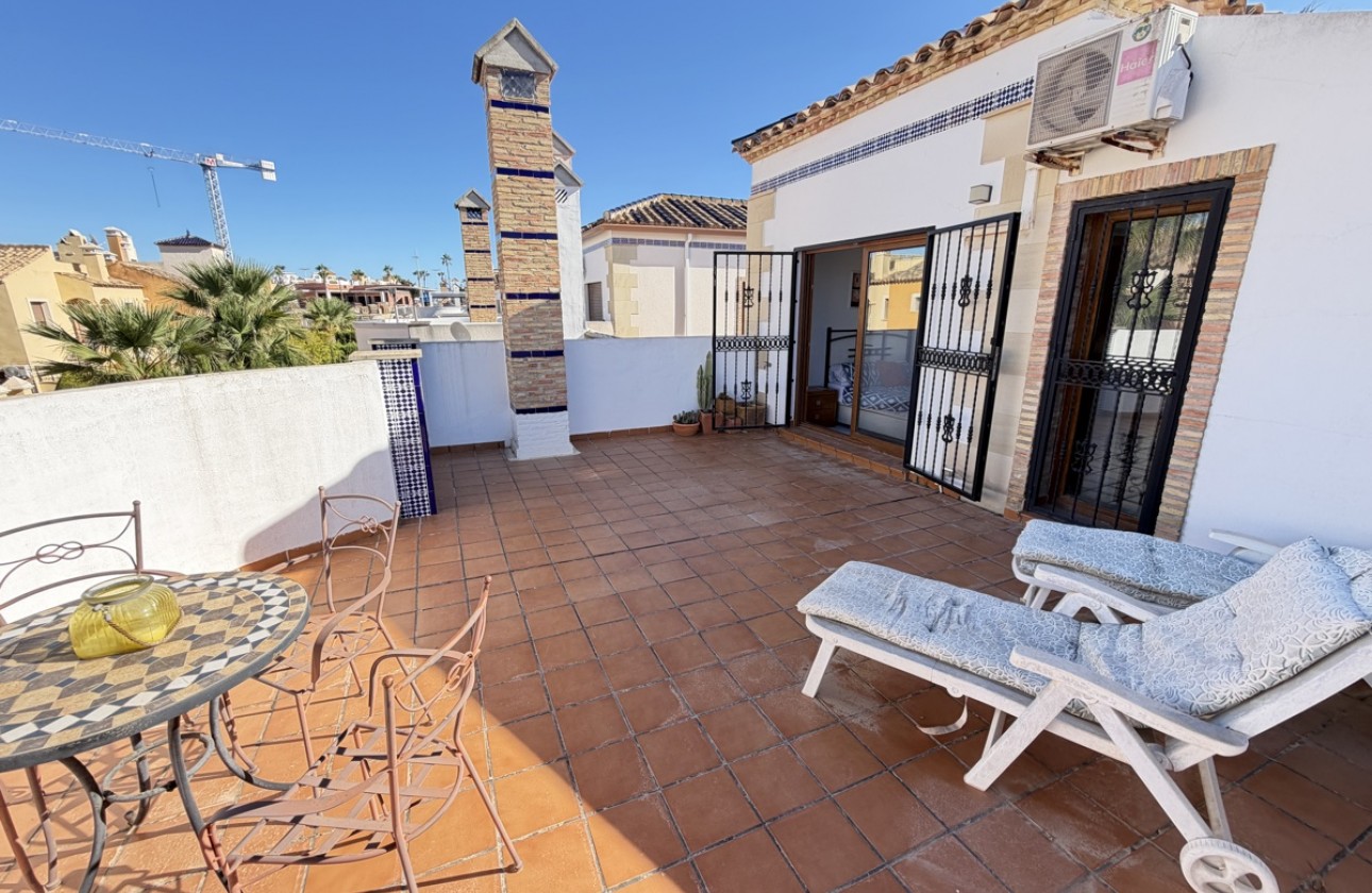 Resale - Villa - La Finca Golf