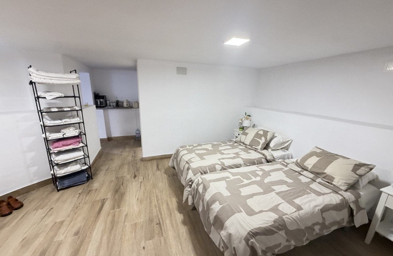 Resale - Villa - La Finca Golf