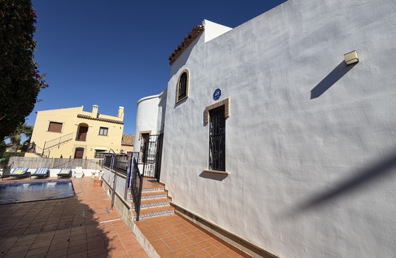 Resale - Villa - La Finca Golf