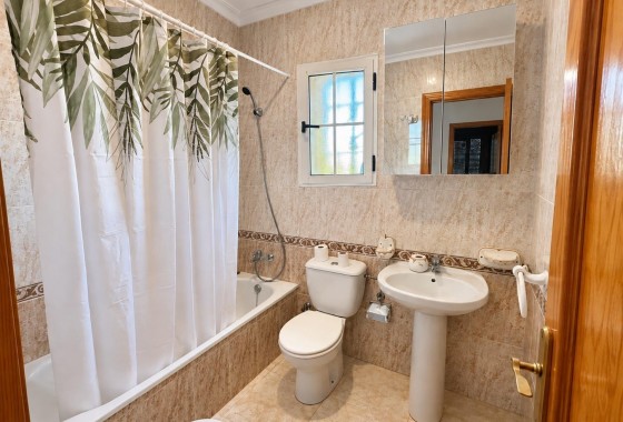 Resale - Villa - Torrevieja - El limonar