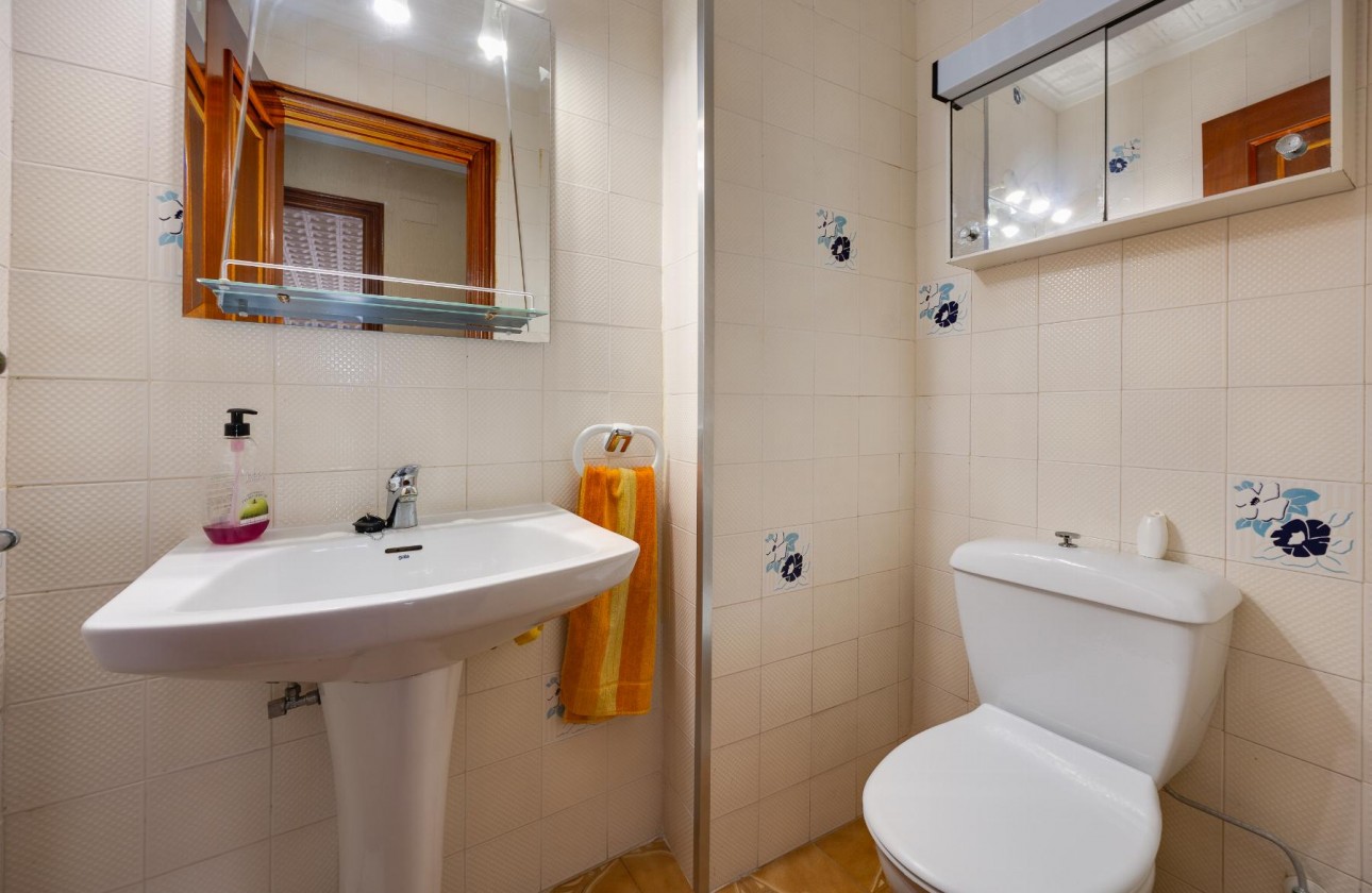 Resale - Apartment / flat - Torrevieja - Playa del Acequión