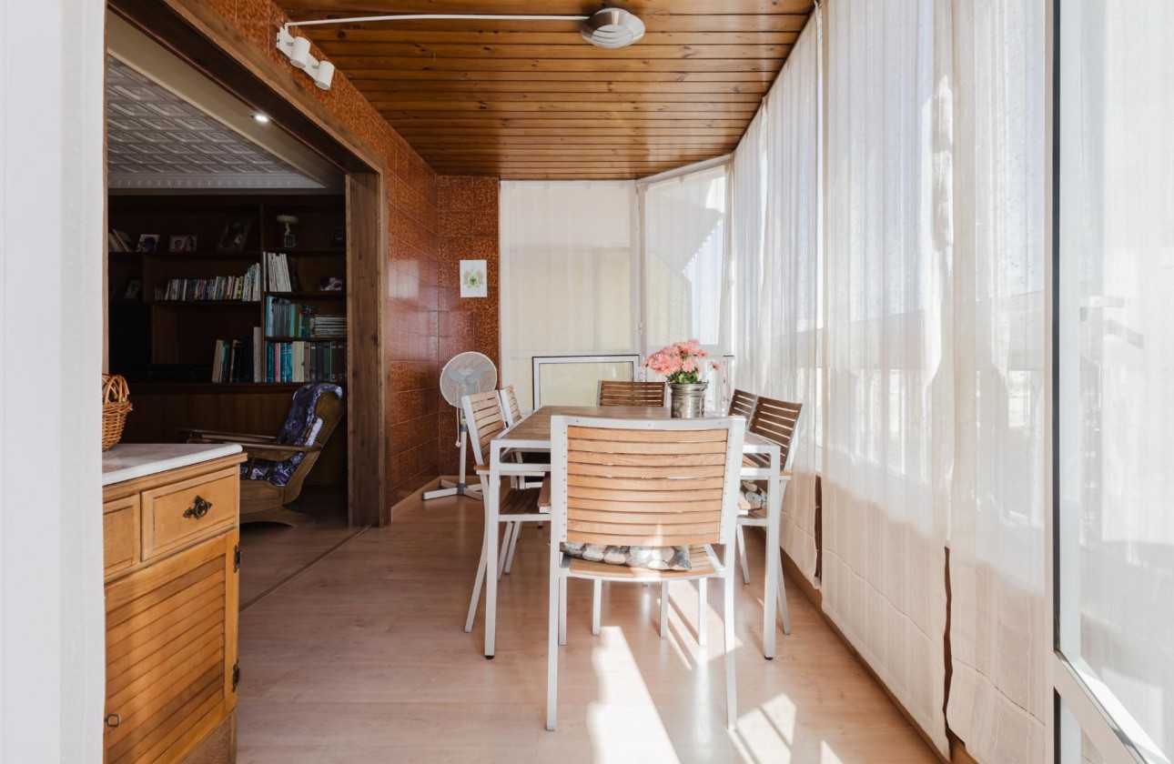 Resale - Apartment / flat - Torrevieja - Playa del Acequión