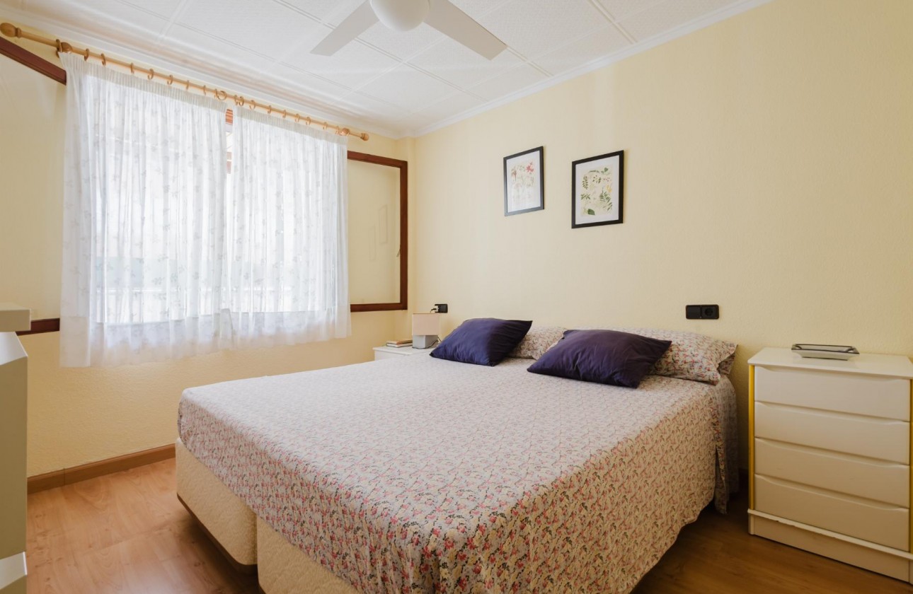 Resale - Apartment / flat - Torrevieja - Playa del Acequión