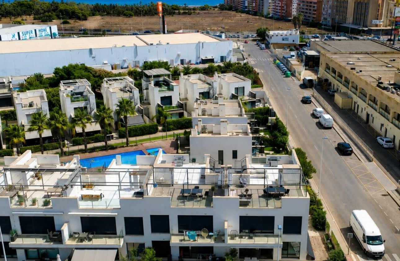 Resale - Apartment / flat - Orihuela Costa - Punta Prima