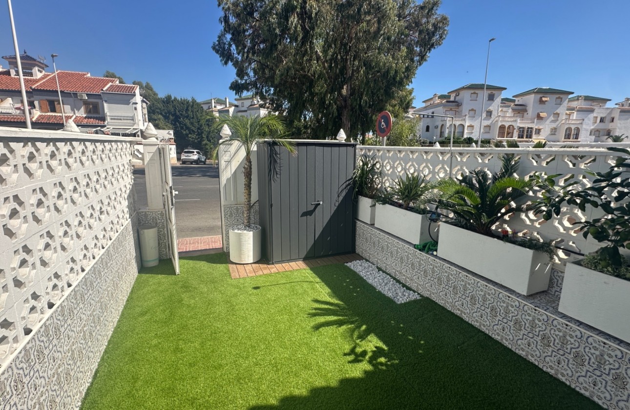 Resale - Villa - La Mata - Costa Blanca