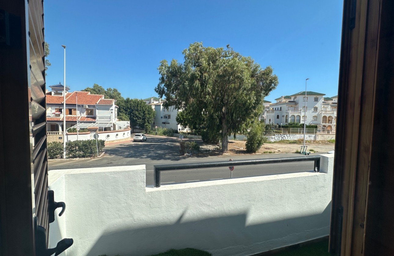 Resale - Villa - La Mata - Costa Blanca