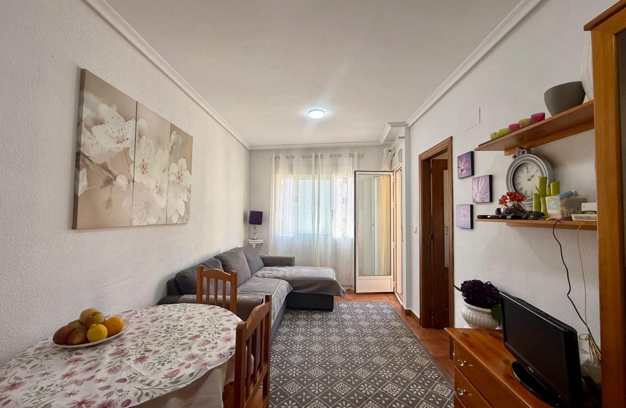 Resale - Apartment / flat - Torrevieja - Centro