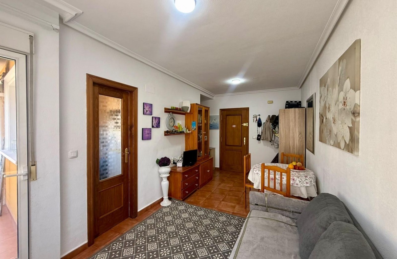 Resale - Apartment / flat - Torrevieja - Centro