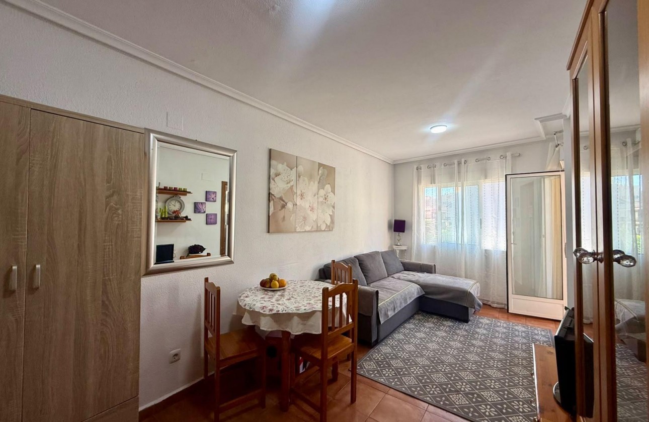 Resale - Apartment / flat - Torrevieja - Centro
