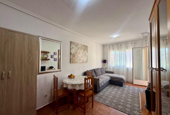 Resale - Apartment / flat - Torrevieja - Centro