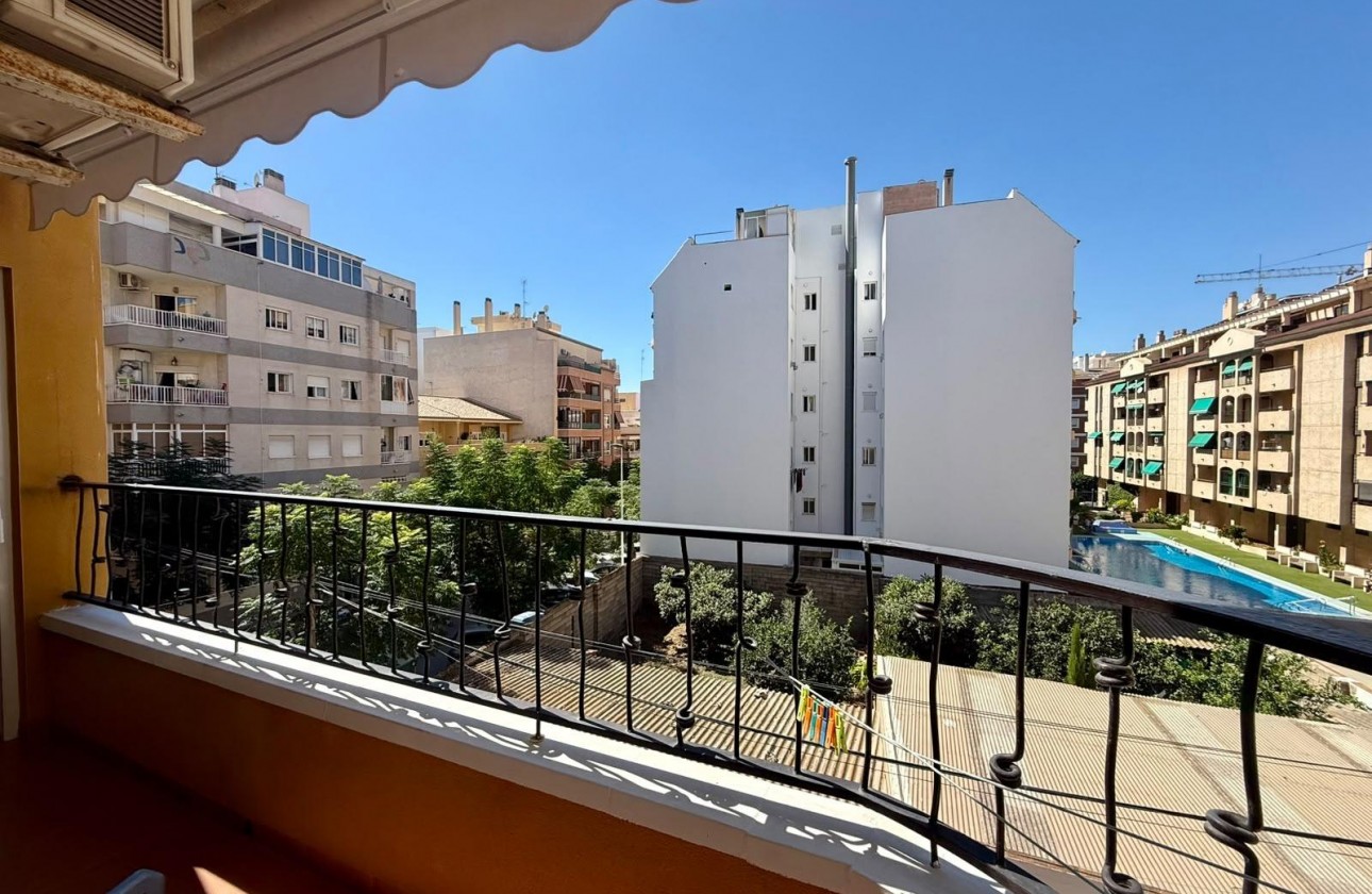 Resale - Apartment / flat - Torrevieja - Centro