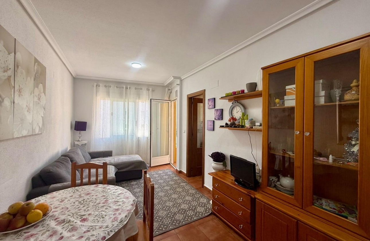 Resale - Apartment / flat - Torrevieja - Centro