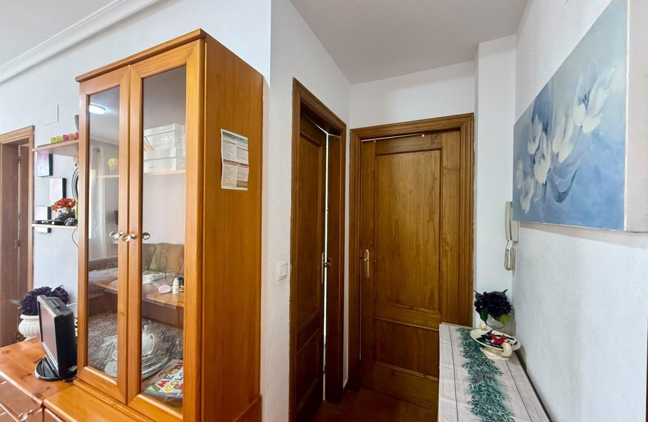 Resale - Apartment / flat - Torrevieja - Centro