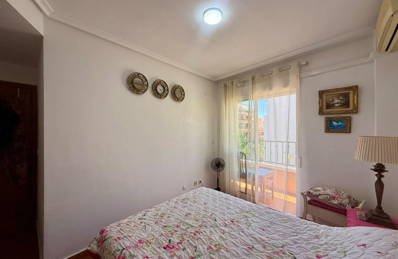 Resale - Apartment / flat - Torrevieja - Centro