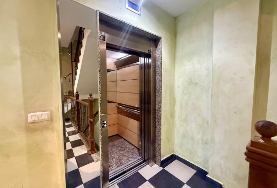 Resale - Apartment / flat - Torrevieja - Centro