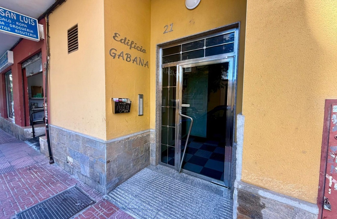 Resale - Apartment / flat - Torrevieja - Centro