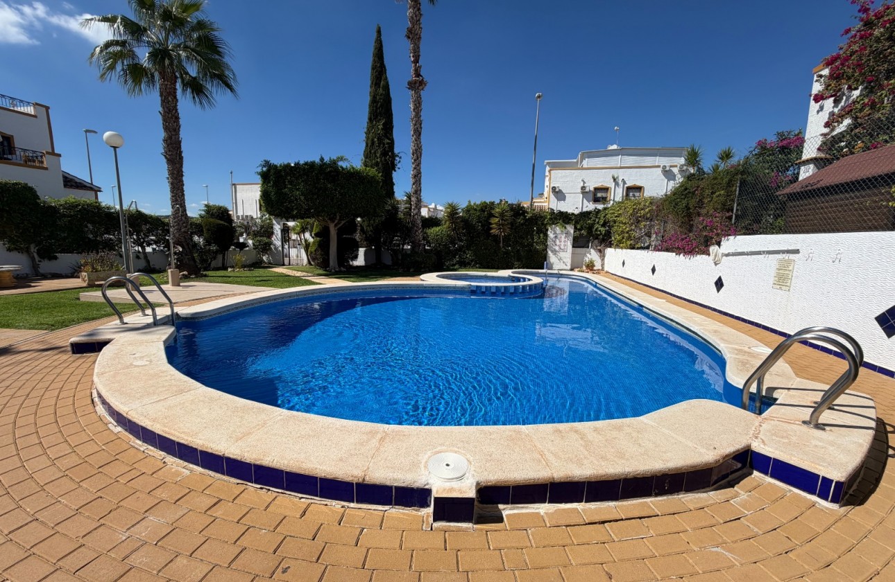 Revente - Villa - Orihuela - Entre Naranjos Vistabella