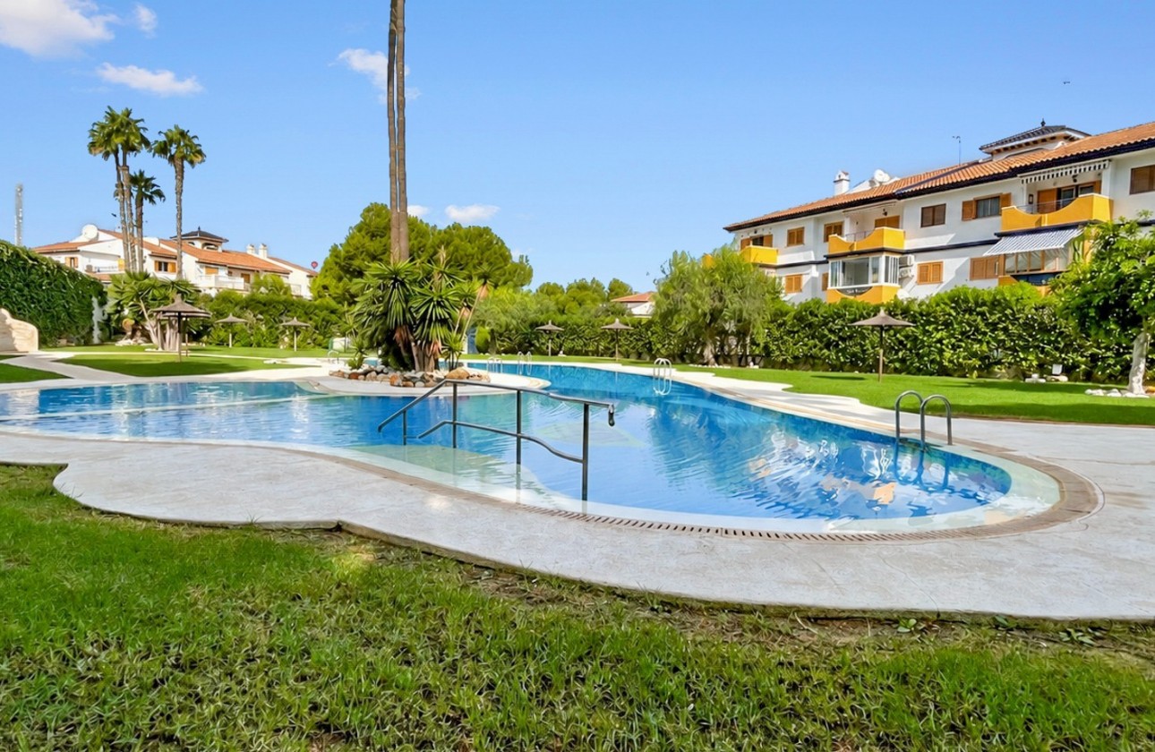 Resale - Apartment / flat - Mil Palmeras - Costa Blanca