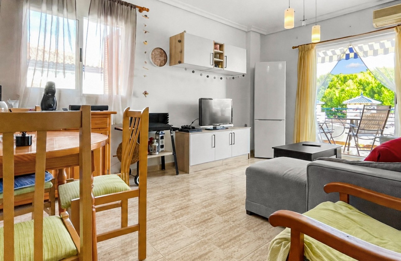 Resale - Apartment / flat - Mil Palmeras - Costa Blanca
