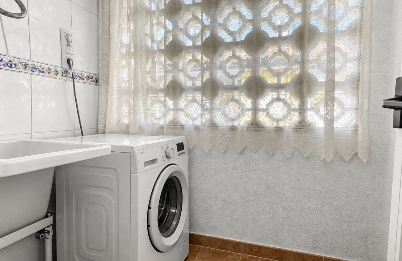 Resale - Apartment / flat - Mil Palmeras - Costa Blanca