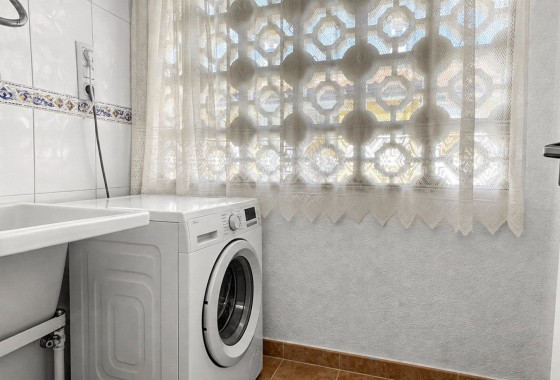 Resale - Apartment / flat - Mil Palmeras - Costa Blanca