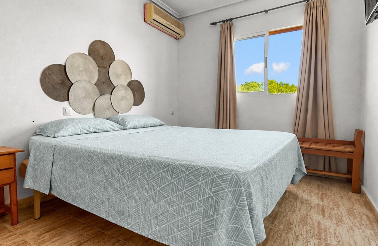 Resale - Apartment / flat - Mil Palmeras - Costa Blanca