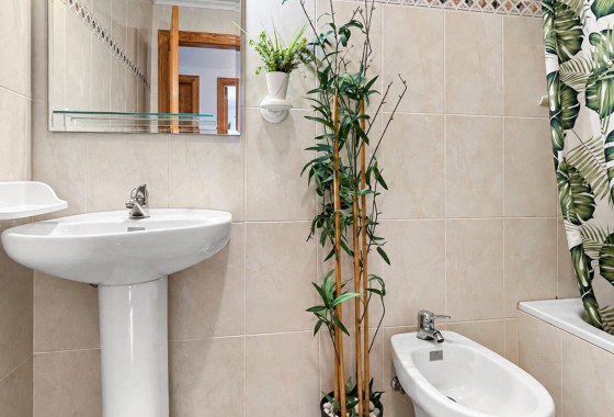 Resale - Apartment / flat - Mil Palmeras - Costa Blanca