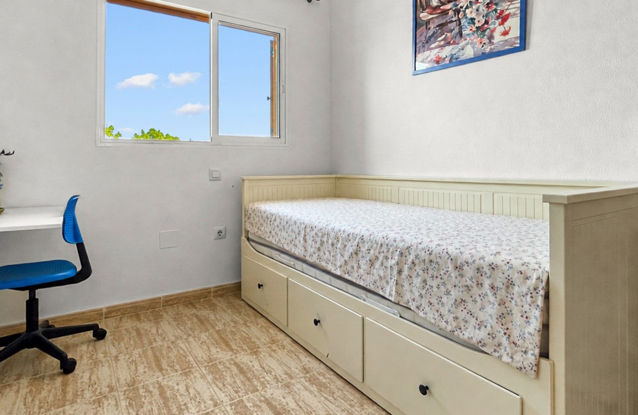 Resale - Apartment / flat - Mil Palmeras - Costa Blanca