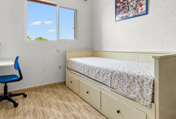 Resale - Apartment / flat - Mil Palmeras - Costa Blanca