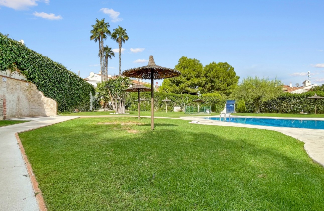 Resale - Apartment / flat - Mil Palmeras - Costa Blanca