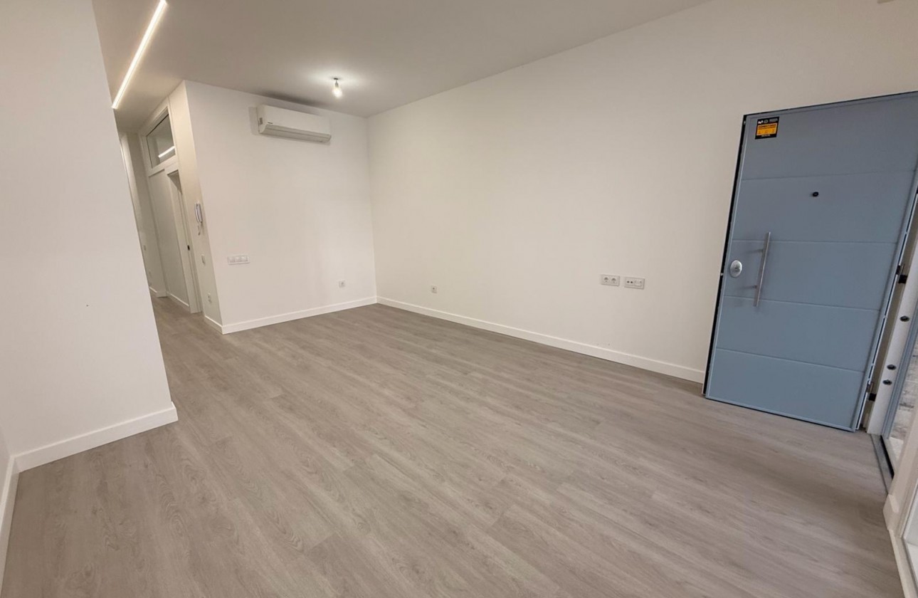 Resale - Apartment / flat - Torrevieja - Playa del Cura