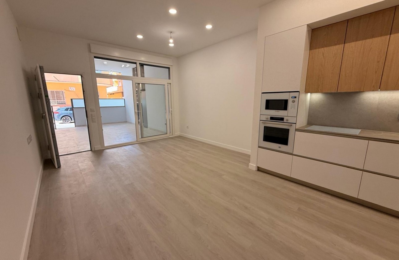 Resale - Apartment / flat - Torrevieja - Playa del Cura
