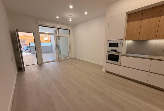 Resale - Apartment / flat - Torrevieja - Playa del Cura