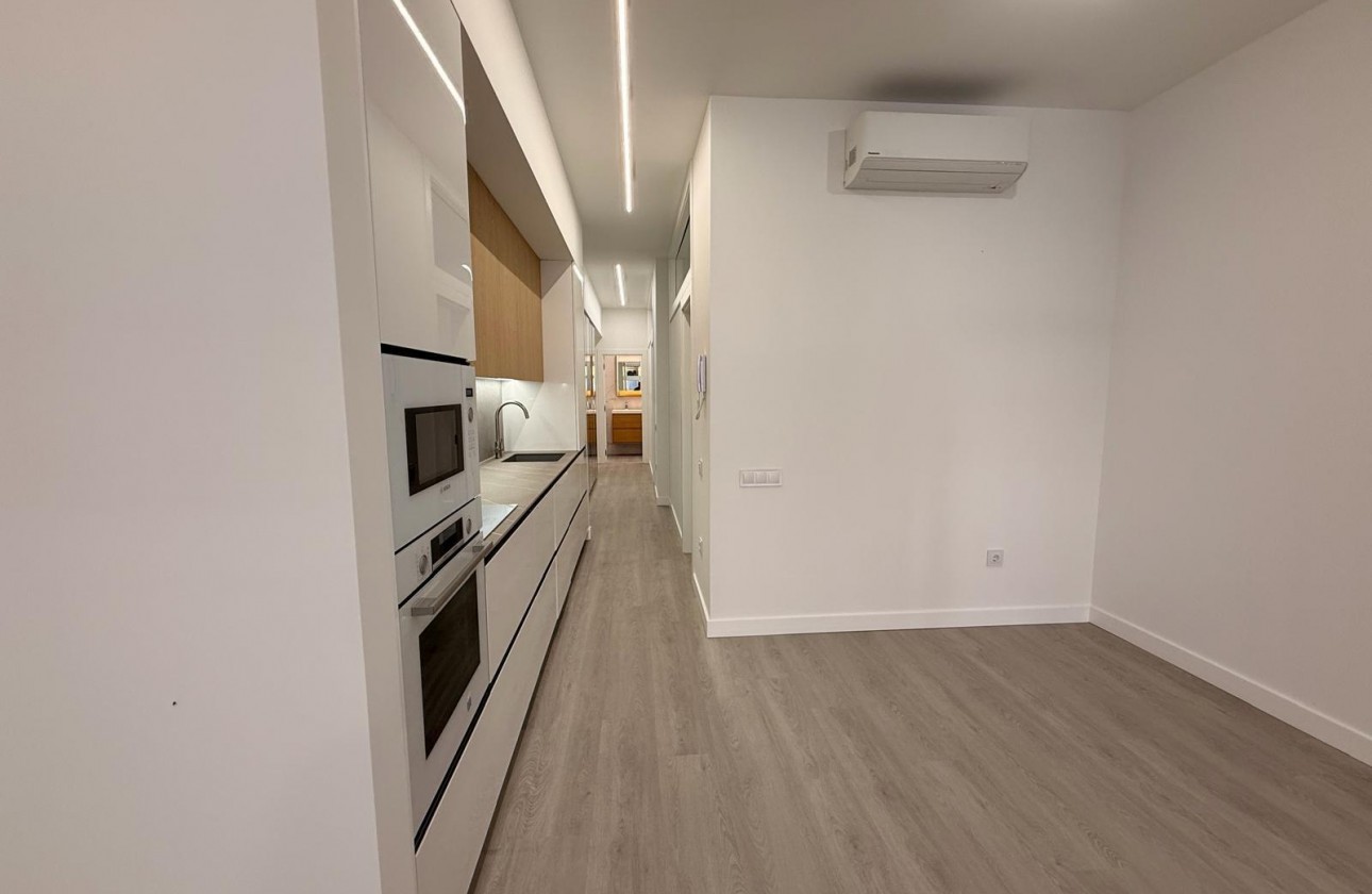 Resale - Apartment / flat - Torrevieja - Playa del Cura